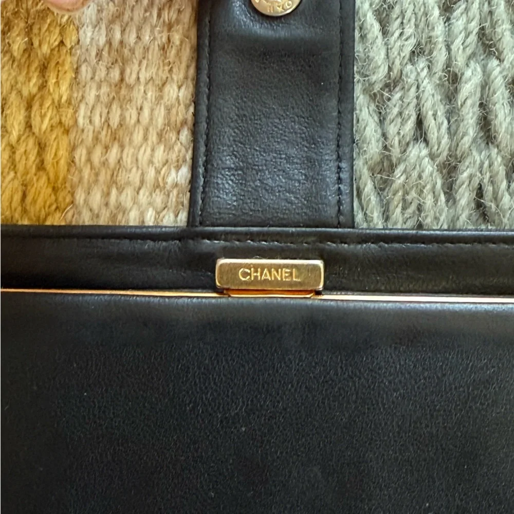 CHANEL Classic Black Leather Wallet - Picture 6 of 10